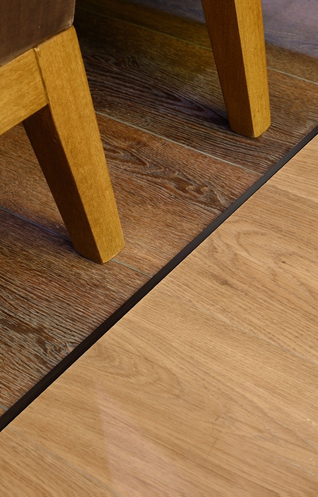 ACERO INOX. TERM. CUADR.  10 x 5  mm  x 2,5m TITANIO ESM