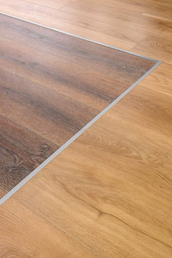 ACERO INOX. TERM. CUADR. 7 x 7mm x 2,5m ESM