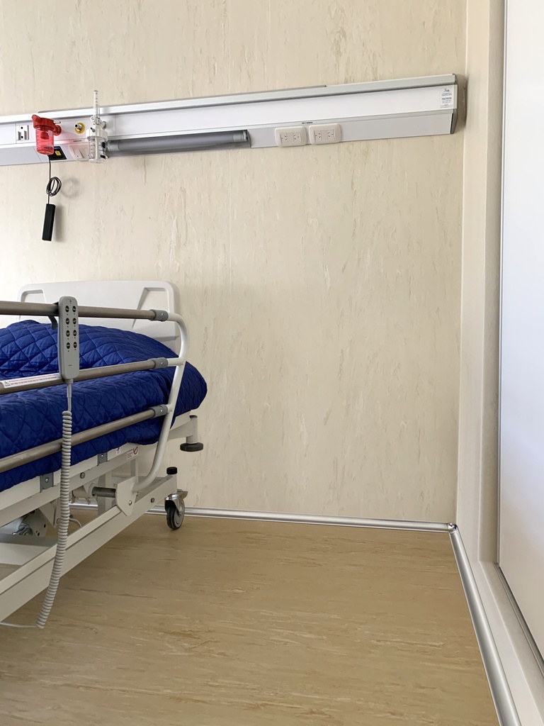 ACERO INOX. ZÓCALO SANIT. RETROFIT 38mm x 2,5m BRI