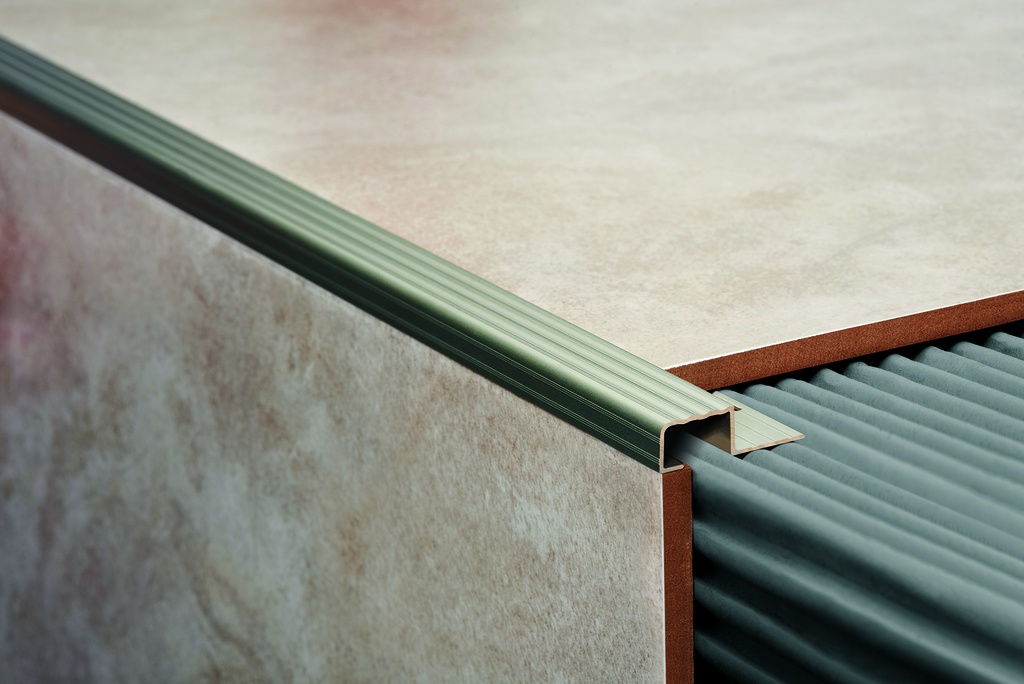 ALUMINIO PROT.ESC.GRADA 10,5x20mm x 2m CR MATE