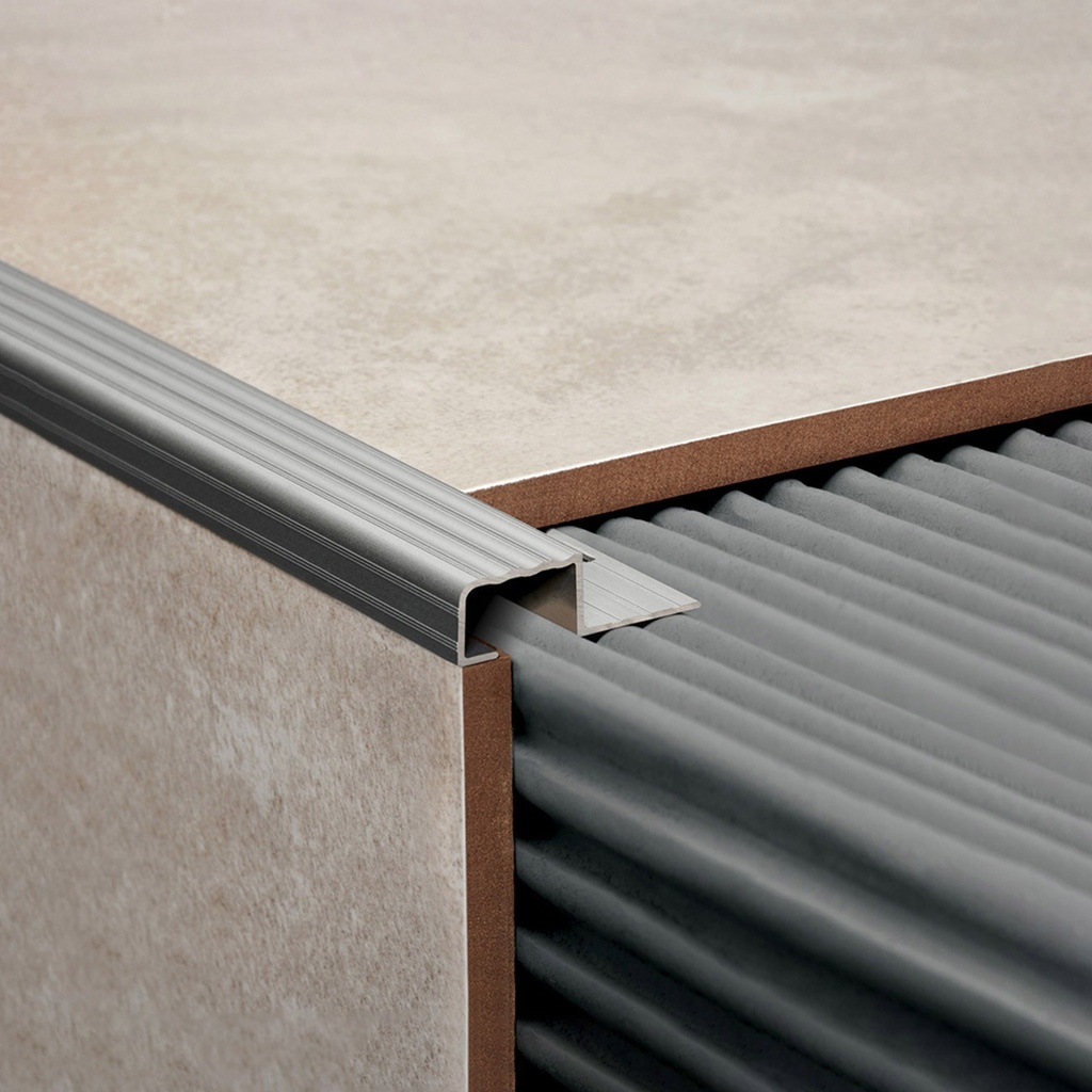 ALUMINIO PROT.ESC.GRADA 10,5x20mmx2,5m CR MATE